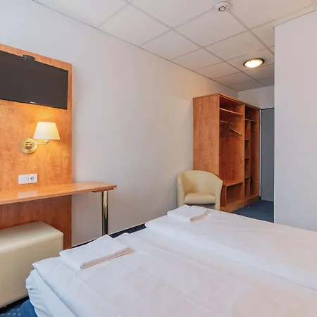 Euro-hotel מלון