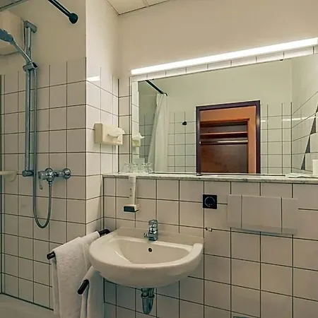 Euro-hotel מלון