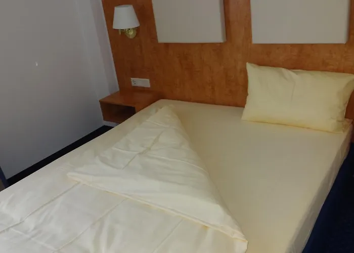 欧罗酒店 2* 卡伯尔-格拉芬豪森